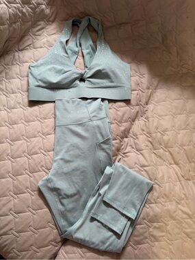 Fabletics Sage Green Celestial Sports Bra & Leggings Set | EUC
